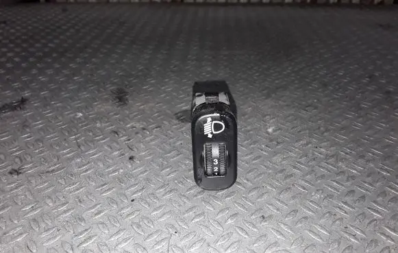 Mercedes-Benz Sprinter W906 Headlight level height control switch 0005445931