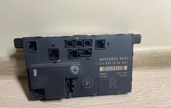 Mercedes-Benz E W211 Door control unit/module 2118707226 211870722603 A2118707226