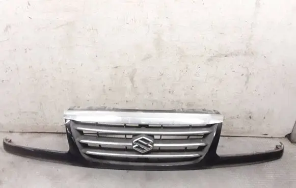 Suzuki Grand Vitara I Front bumper upper radiator grill 