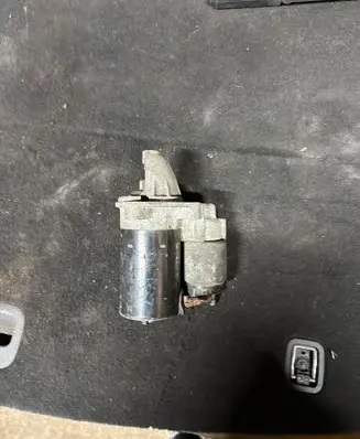 Volvo V50 Starter motor 0001107417