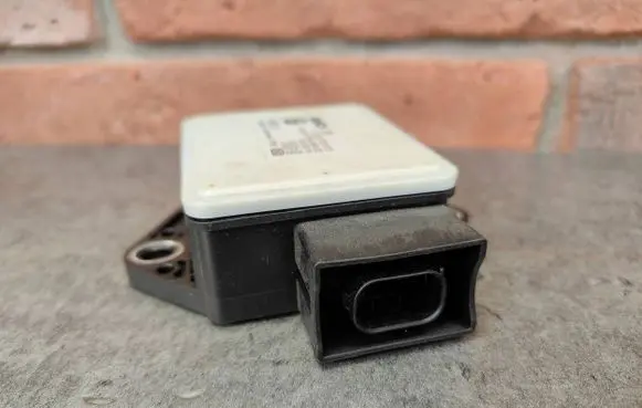BMW 5 E60 E61 ESP acceleration yaw rate sensor 6768680 0265005615