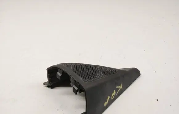 Front door high frequency speaker