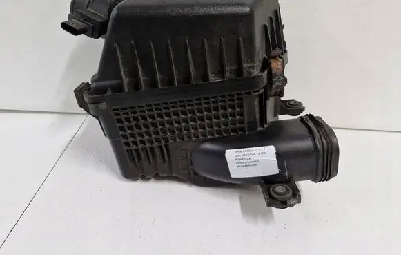 KIA Carens III Air filter box 28110-A4200