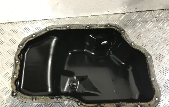 Toyota Avensis T250 Oil sump 121020R010