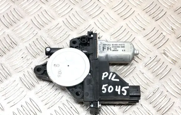 KIA Carens III Front door window regulator motor 82460A4010 DH0620202940
