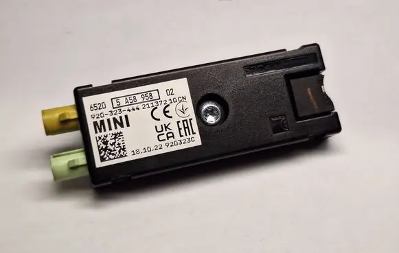 Mini Electric (Cooper SE) Aerial antenna amplifier 5A58958 65205A58958 65209270035