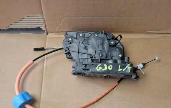BMW 5 G30 G31 G38 Rear door lock 7477689 A046465 18283810