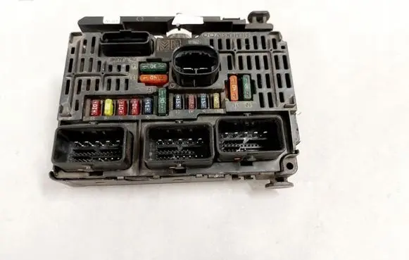 Peugeot 407 Fuse box set 9654815780
