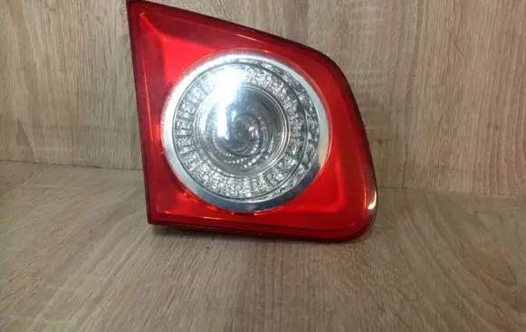 Volkswagen Jetta V Tailgate rear/tail lights 1K5945093 983151