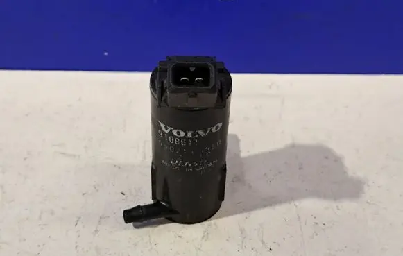Volvo V70 Windscreen/windshield washer pump 9169611