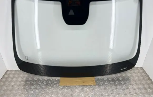MG EHS Front windscreen/windshield window 
