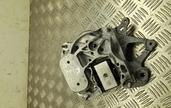 Audi Q5 SQ5 Engine mount bracket 8B3399153BB