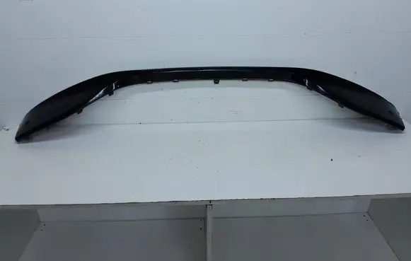 Front bumper splitter molding