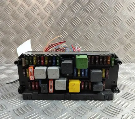 Mercedes-Benz E A207 Fuse module A2129014507 A2129020609
