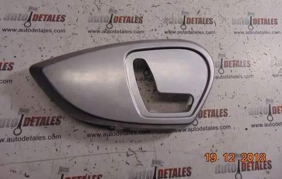 Mercedes-Benz R W251 Front door seat control surround trim A6759313206