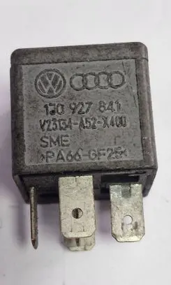 Volkswagen Touareg I Other relay 1J0927841 23134A523400 PA66GF25