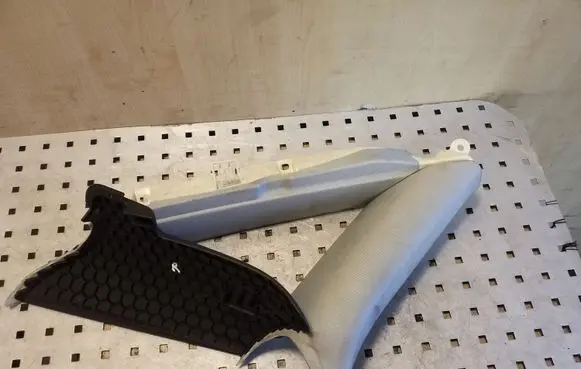 (C) pillar trim