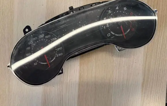 Speedometer (instrument cluster)