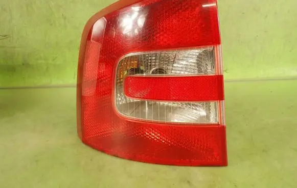 Skoda Octavia Mk2 (1Z) Rear/tail lights 1Z9945095