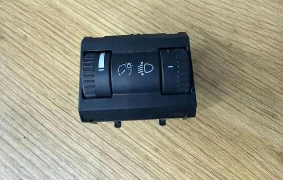 Skoda Octavia Mk2 (1Z) Headlight level height control switch 1Z0941333