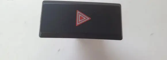 Toyota Prius (XW50) Hazard light switch