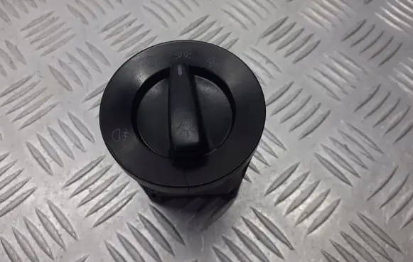 Volkswagen Golf IV Light switch 1C0941531