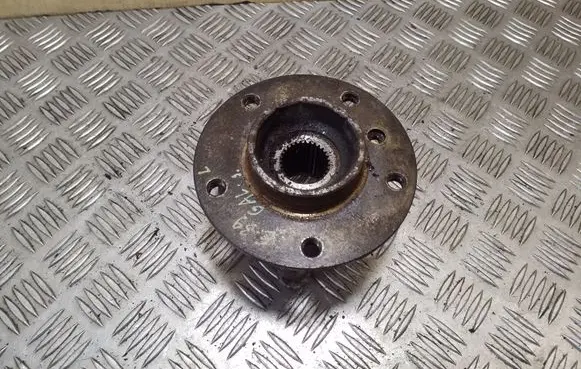 BMW 5 E39 Rear wheel hub