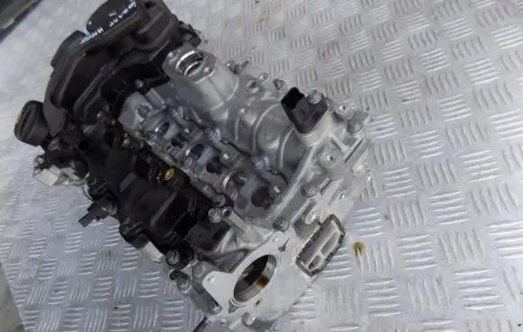Renault Clio V Engine head 