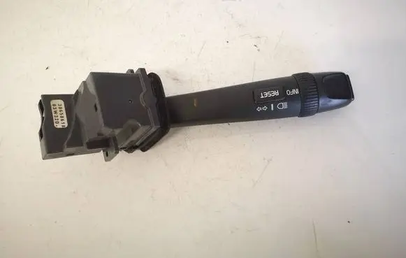 Volvo V70 Indicator stalk 30658618