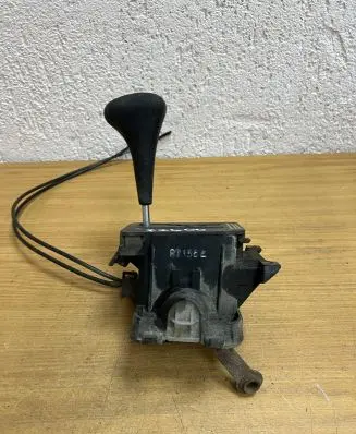 Mercedes-Benz E W124 Gear shifter/selector 1242670237 F2600