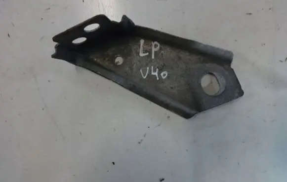 Volvo V40 Fender mounting bracket