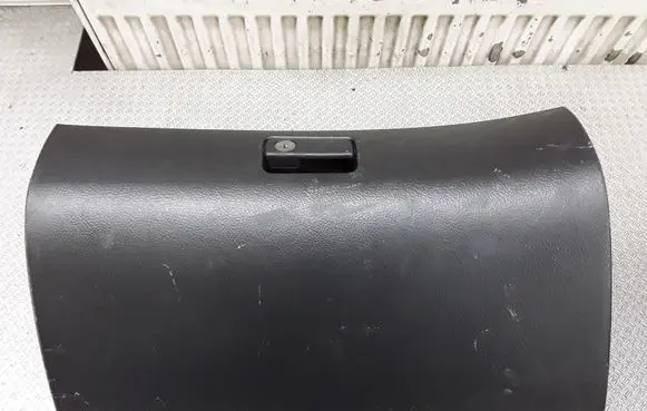 Toyota Avensis T250 Glove box lid/cover 5555005070