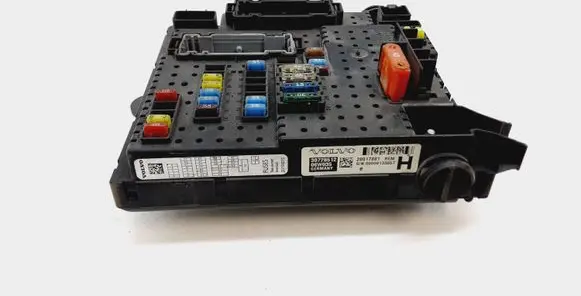 Volvo XC90 Fuse module 30728512