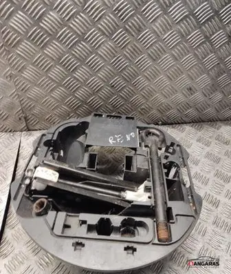 Renault Clio III Tool set 8200696876