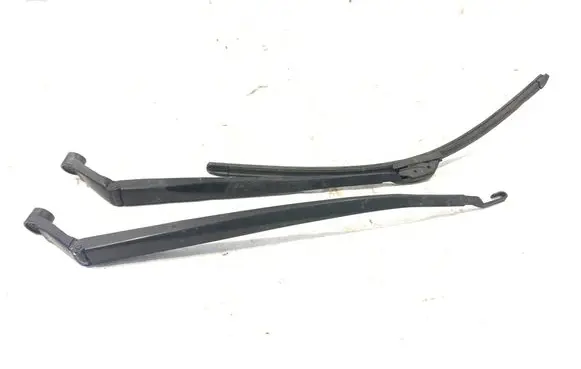 Toyota Auris 150 Front wiper blade arm