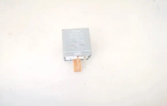 Skoda Octavia Mk1 (1U) Other relay 357911253 wl050237003