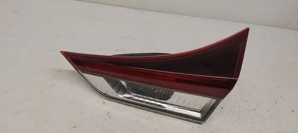 Toyota Auris E180 Tailgate rear/tail lights 000018671
