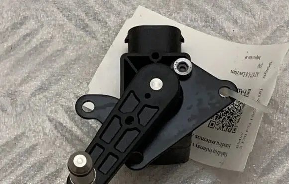 BMW 3 F30 F35 F31 Brake power pressure regulator 6853009