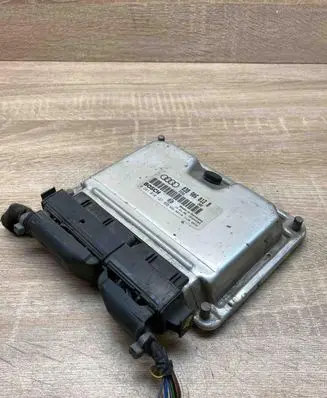 Audi A3 S3 8L Engine control unit/module ECU 038906012B 0281010121 WITHPLUGS