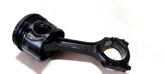 Ford Mondeo Mk III Piston with connecting rod 24574B