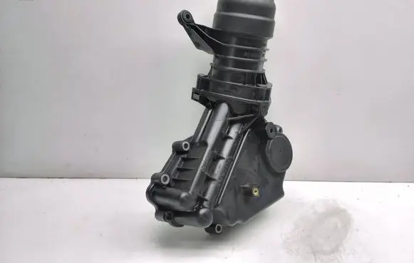 Volvo V60 Oil filter mounting bracket 30757730