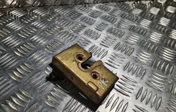 Audi 80 90 B3 Coupe door lock (next to the handle) 893837015A
