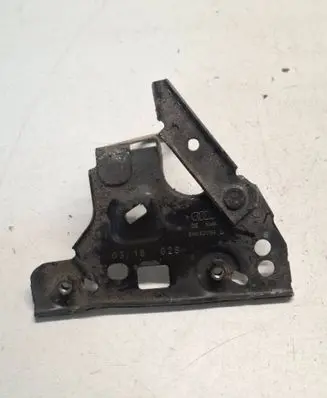 Audi A4 S4 B9 8W Fender mounting bracket 8W0821184A