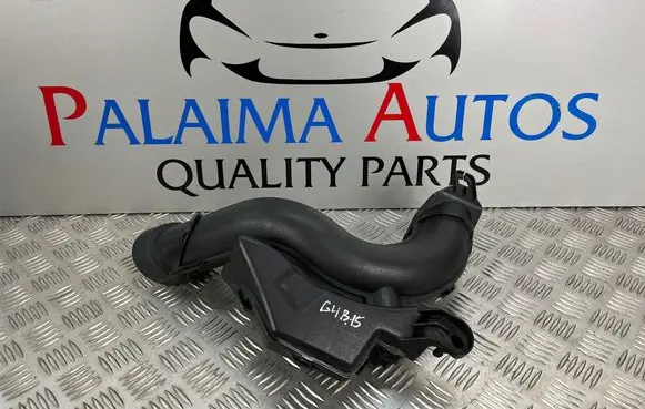 Nissan Juke I F15 Air intake duct part 70390750