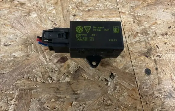 Volkswagen Touareg I Seat heating relay 7L0959772 25203