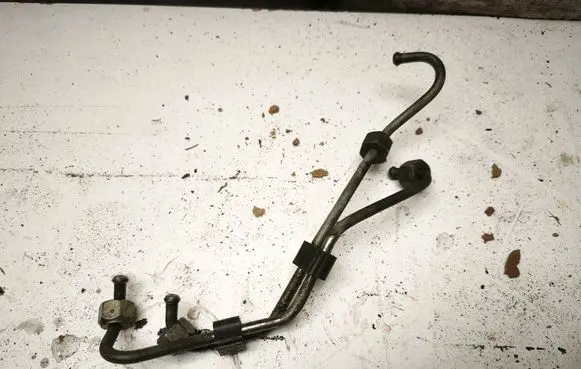 Audi A4 S4 B5 8D Fuel injector supply line/pipe 