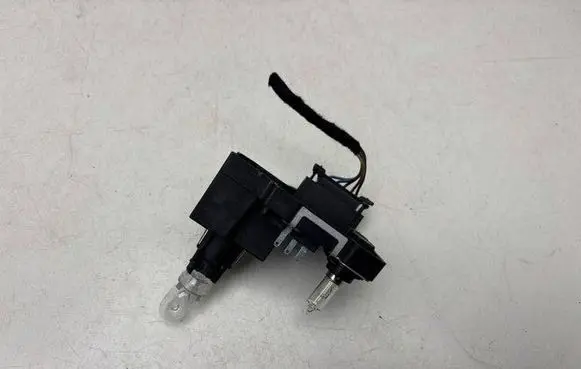 Audi A6 S6 C6 4F Tail light bulb cover holder 89037090