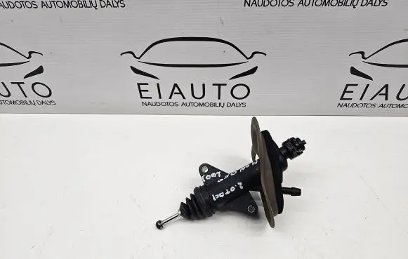 Ford Mondeo Mk III Clutch slave cylinder 1S717A543AC