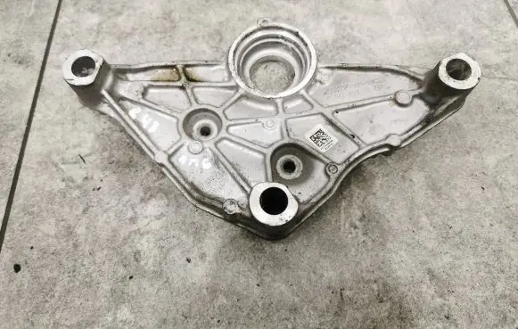 Mercedes-Benz C W205 other engine part A1770144100