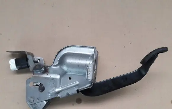 Dacia Logan II Brake pedal 465014380R